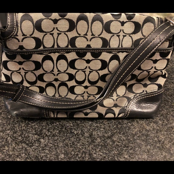 Coach bag. - Picture 2 of 5